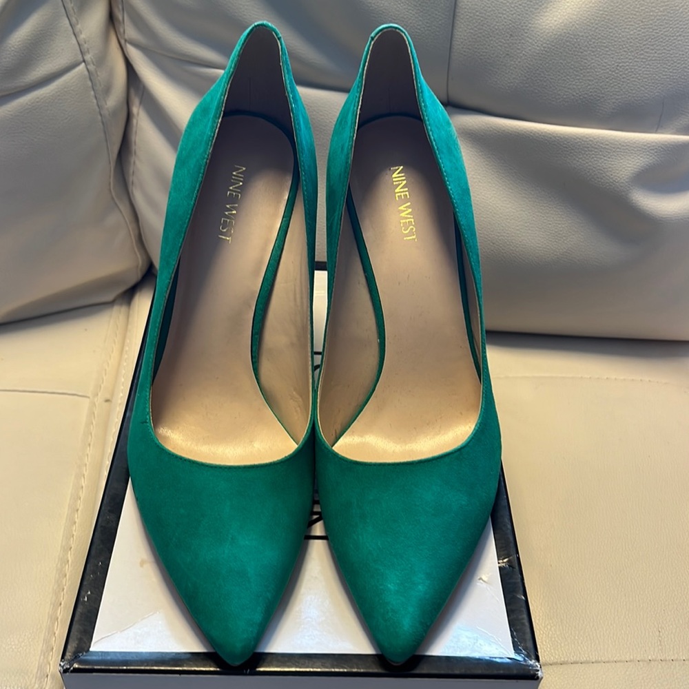 Nine West Green Suede 4 inch heels.